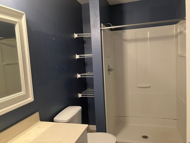 Building Photo - 3 BR / 3 BA @ Bridgepointe