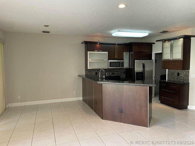 Building Photo - 23395 Water Cir