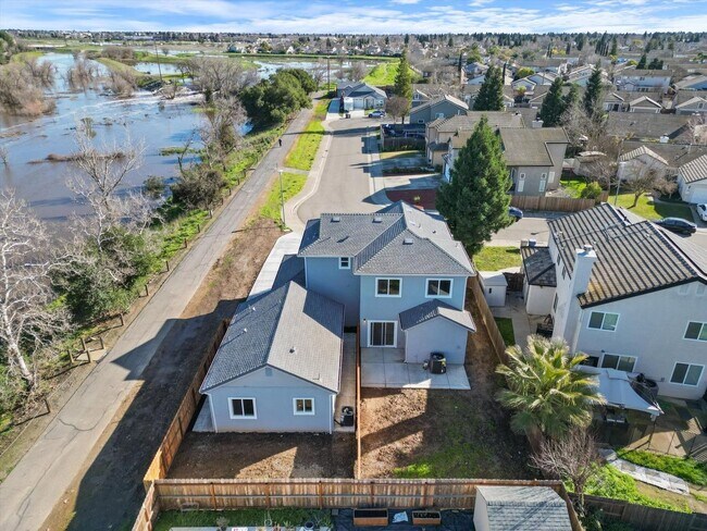 Building Photo - 6651-6655 Sunset Bluffs Street
