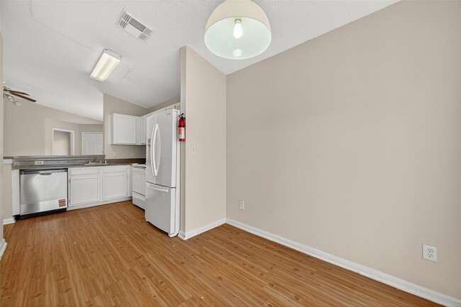 Building Photo - 4630 Croker Ridge Rd