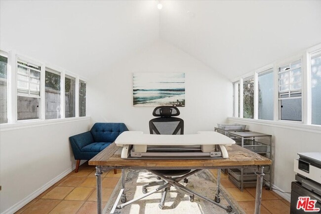 Building Photo - 2317 Veteran Ave