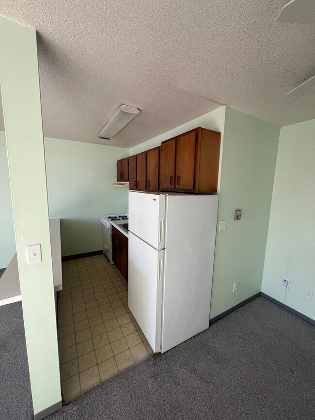 Building Photo - Fantastic Studio in The Metropolitan Condos