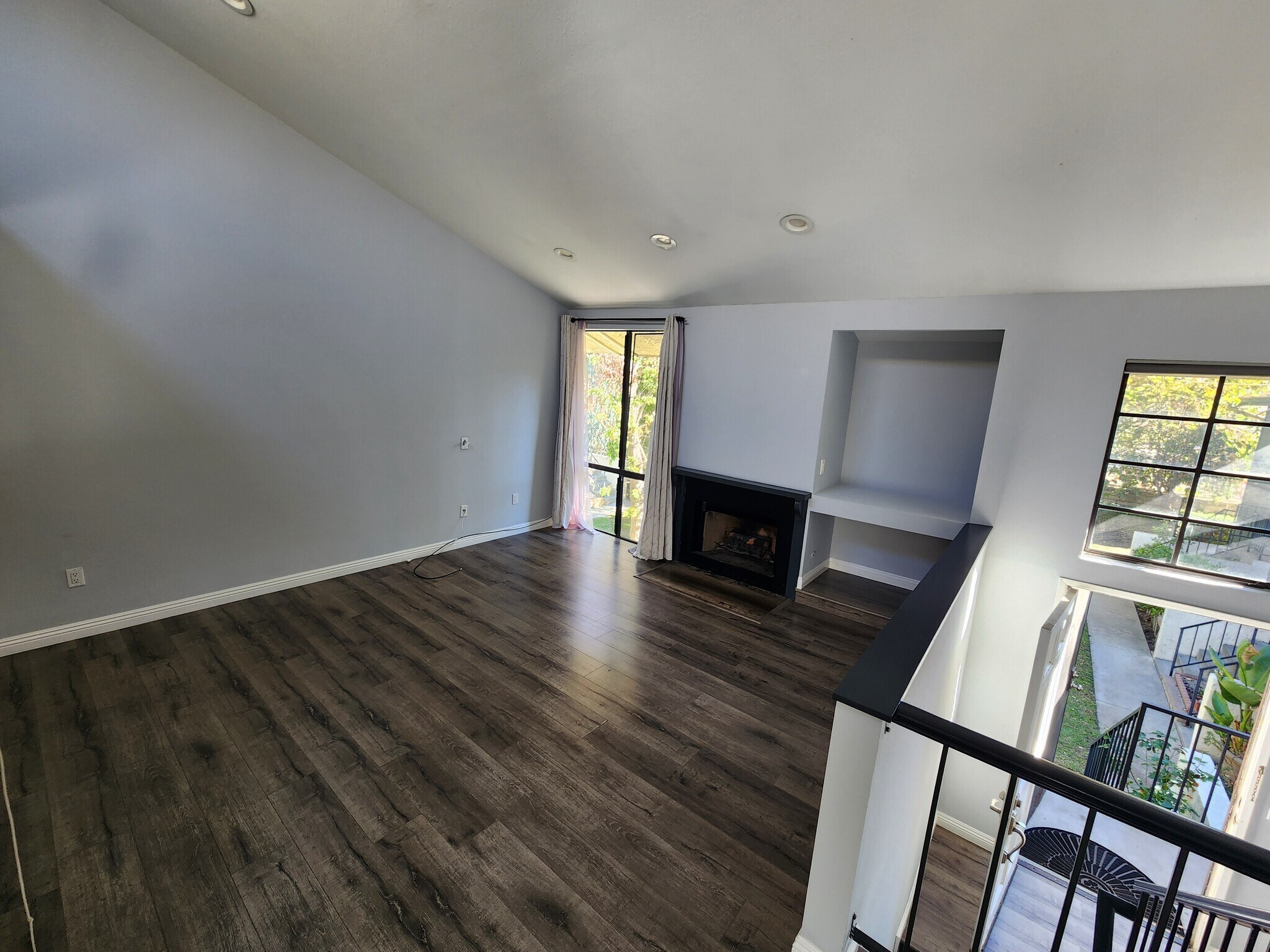 Building Photo - 11107 Arminta St