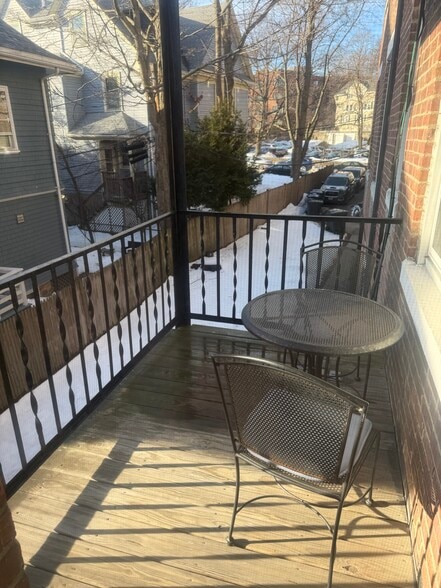 Building Photo - 48 Strathmore Rd