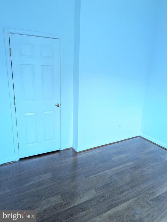 Building Photo - 46582 Broadspear Terrace