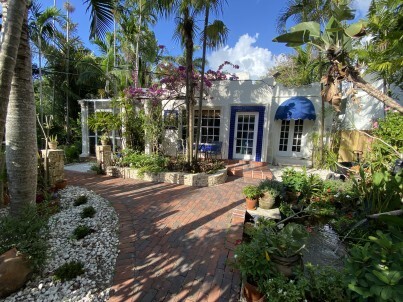 A whole house in gorgeous upscale Coconut Grove neighborhood for the price of a condo in modest area - 3084 Jefferson St