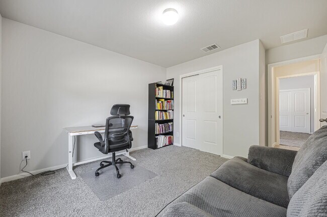 Building Photo - Charming 3-Bedroom with 2 Baths Cottonwood...