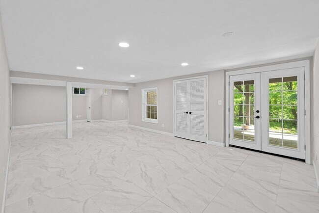 Building Photo - 6609 Heidi Ct