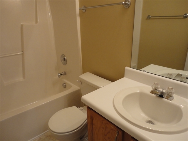 Building Photo - 3825 Tyler Bluff Ln