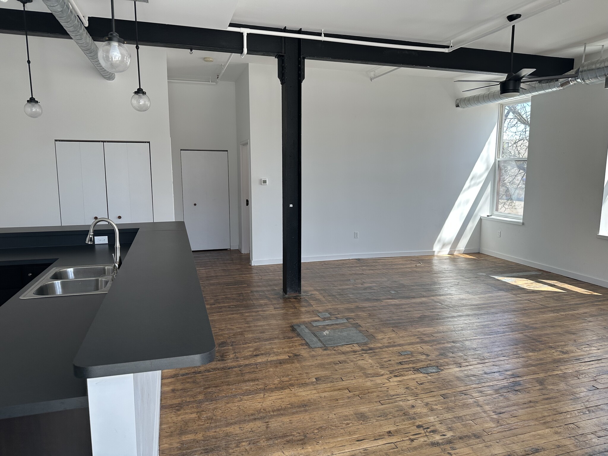 Building Photo - 46 S Summit St