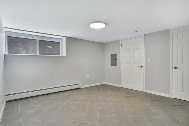 Building Photo - 126 75th St