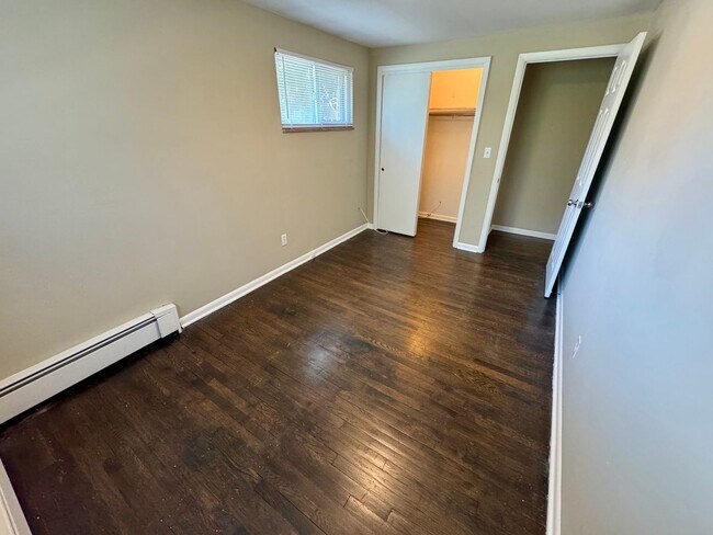 Building Photo - 3 Bedroom ~ Clintonville