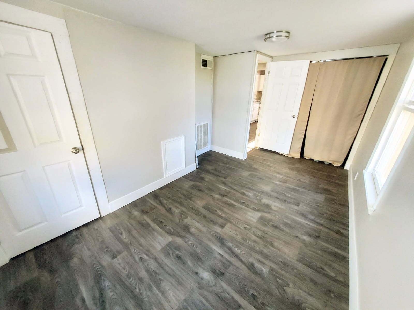 Building Photo - 1730 Park St