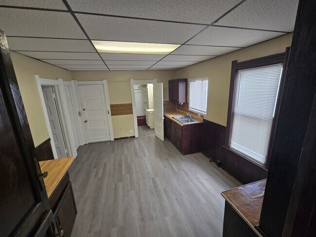 Building Photo - 540 E Park