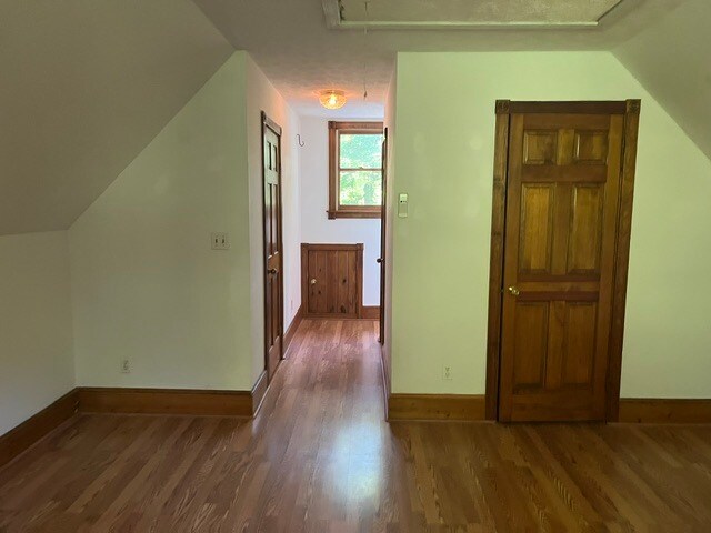 Building Photo - 225 Grandview Rd