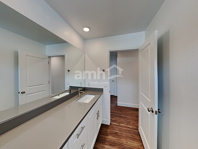 Building Photo - 9148 Crocker Pt Ct