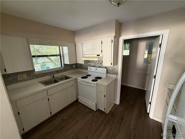 Building Photo - 227 Davidson Ave