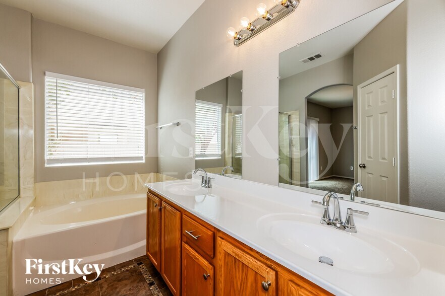 Building Photo - 4213 San Rocco Ct