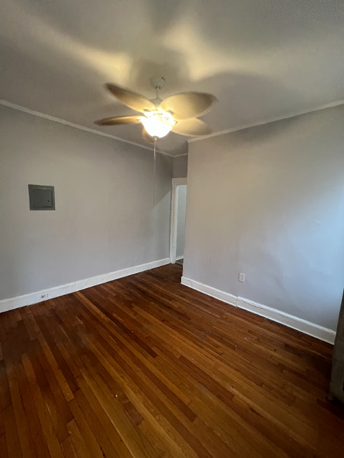 Building Photo - 4 Eaton Pl