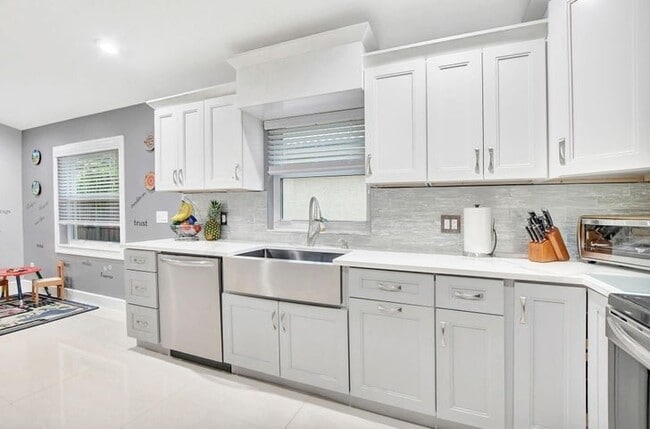 Building Photo - 22687 Royal Crown Terrace E