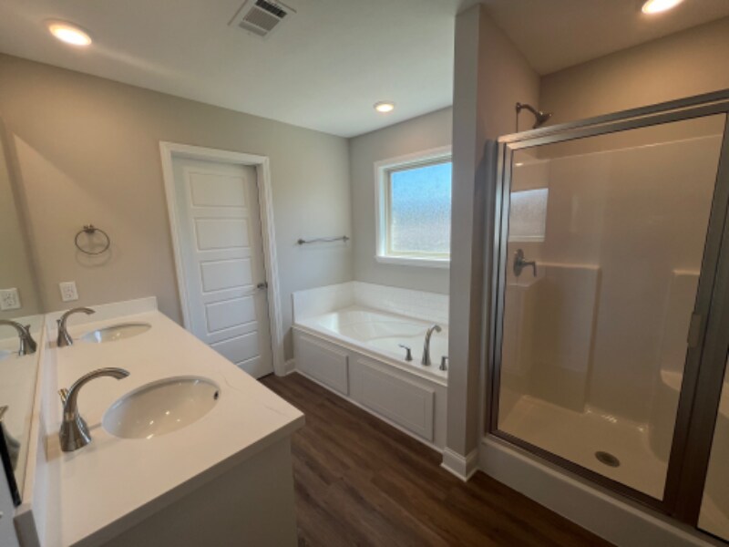 Building Photo - 492 Silver Hill Dr