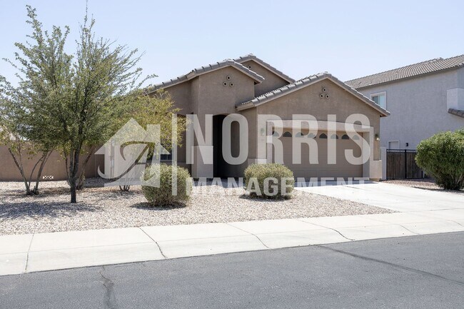 Building Photo - Great Home, Location and Move-In Ready!