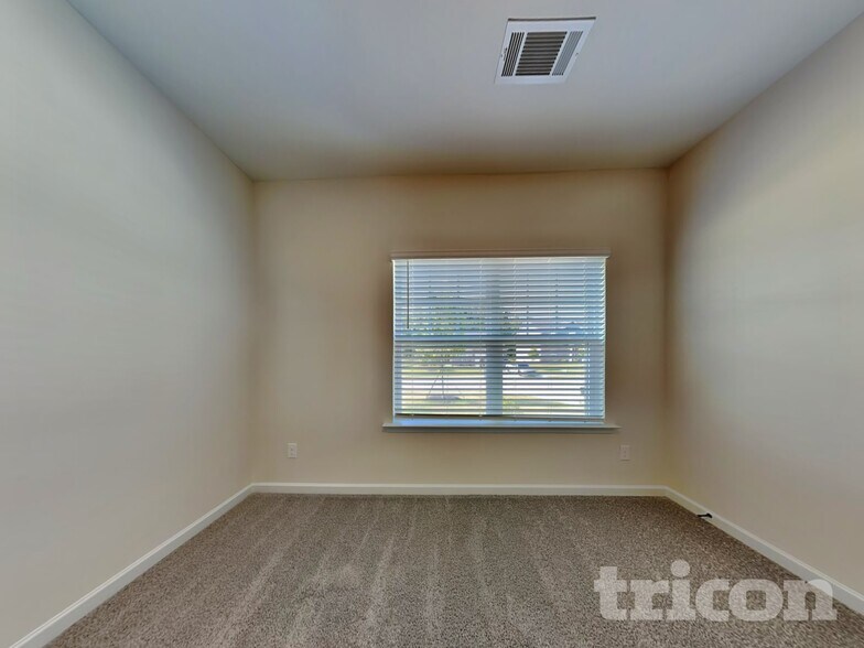 Building Photo - 3744 Saddle Bag Ct