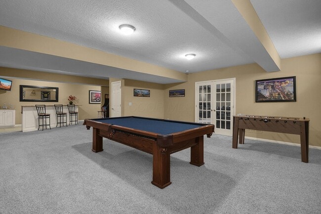 Building Photo - 5464 Sandy Dr