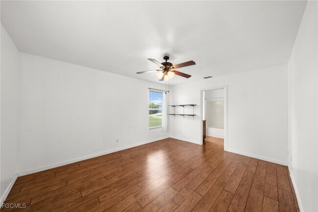 Building Photo - 3911 SW 11th Pl