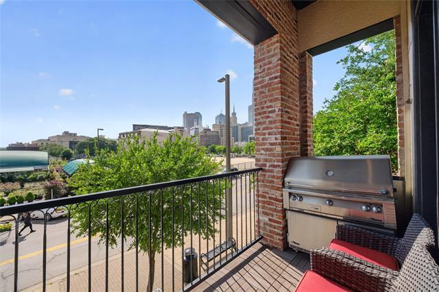 Building Photo - 520 S Pearl Expy