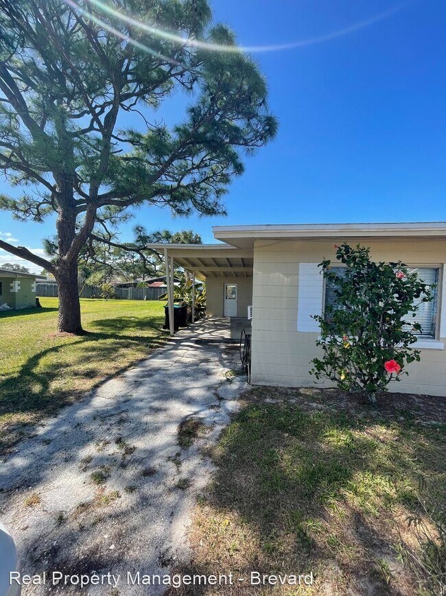 Building Photo - 2597 Stephen Dr NE