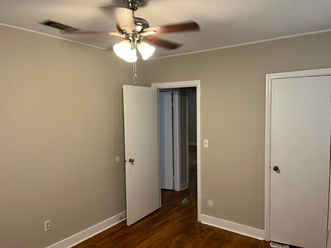 Building Photo - 36 N Easy St