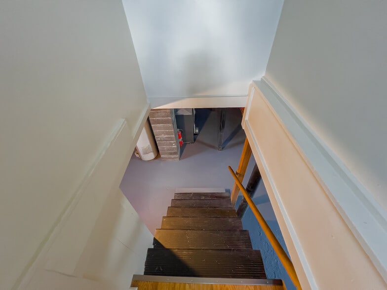 Building Photo - 464 Shasta Dr