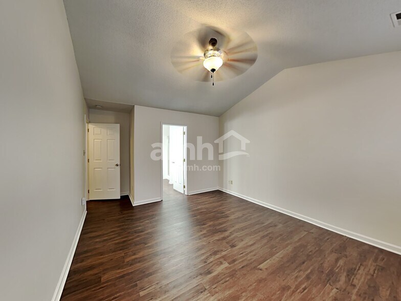 Building Photo - 5081 Poplar Glen Dr