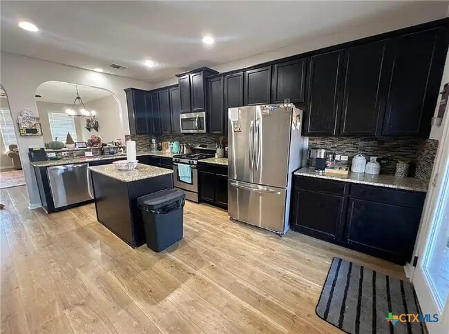 Building Photo - 248 Oak Creek Way