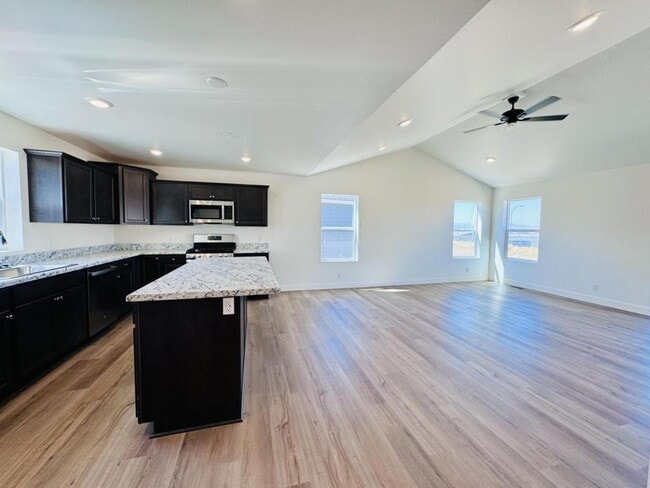 Building Photo - 208 Kinross Ct