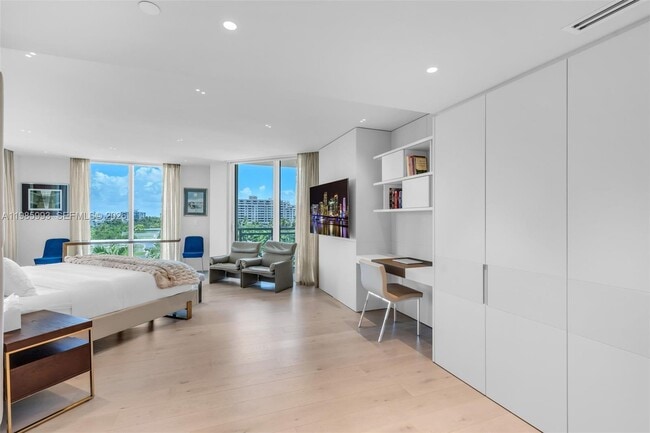 Building Photo - 430 Grand Bay Dr