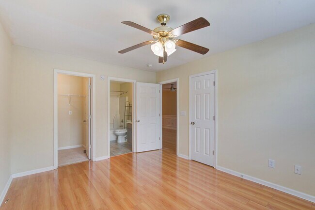 Building Photo - 2457 Scholar Ln