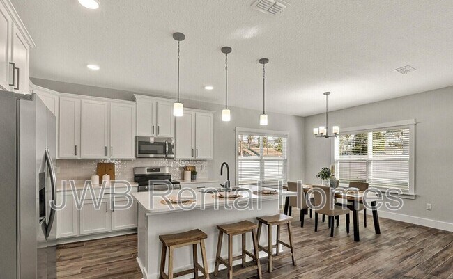 Building Photo - 1328 6th Ave N