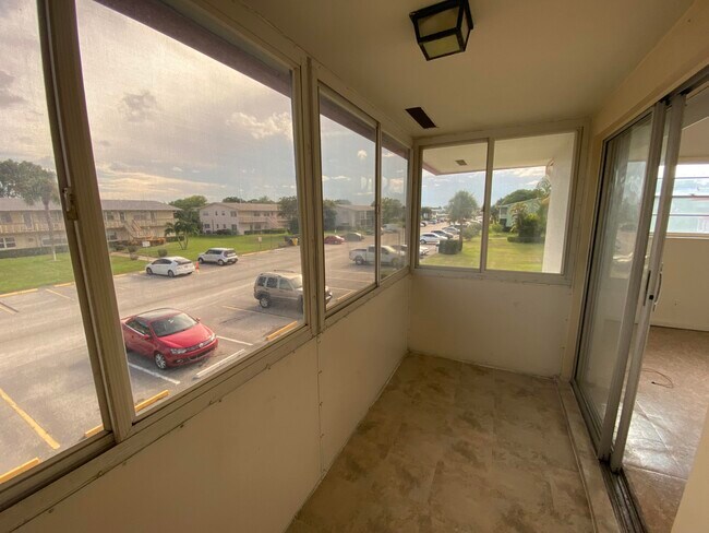 Building Photo - 209 Norwich I