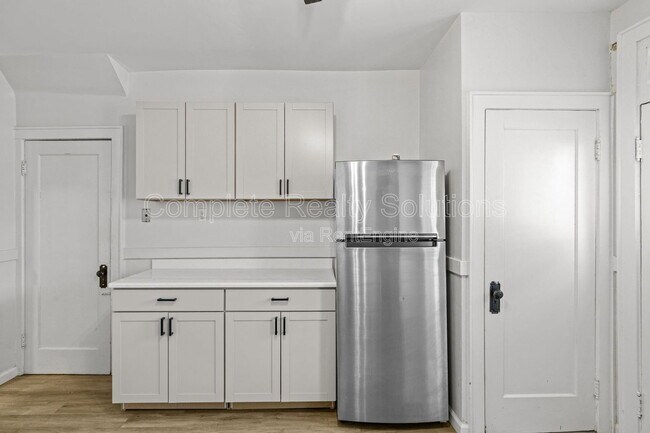 Building Photo - 4765 Goethe Ave