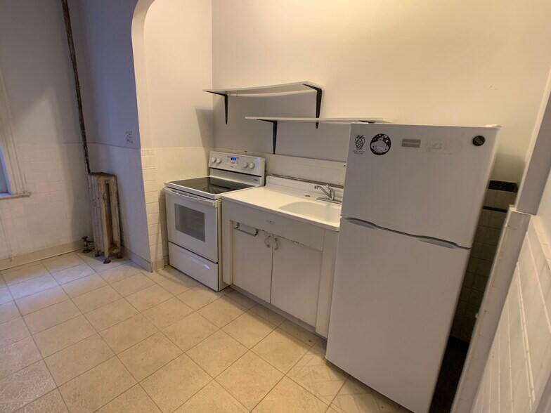 Building Photo - 65 Saint Marys St