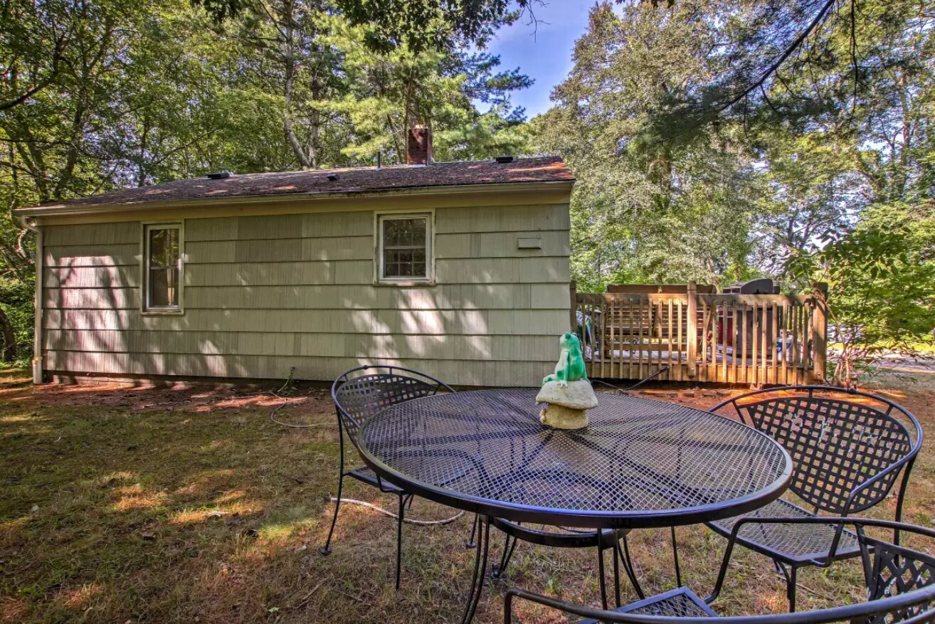 Building Photo - 200 Point Judith Rd