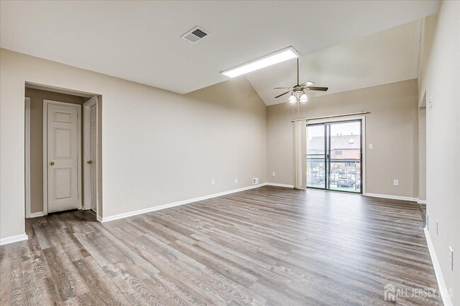 Building Photo - 142 Beverly Hill Terrace