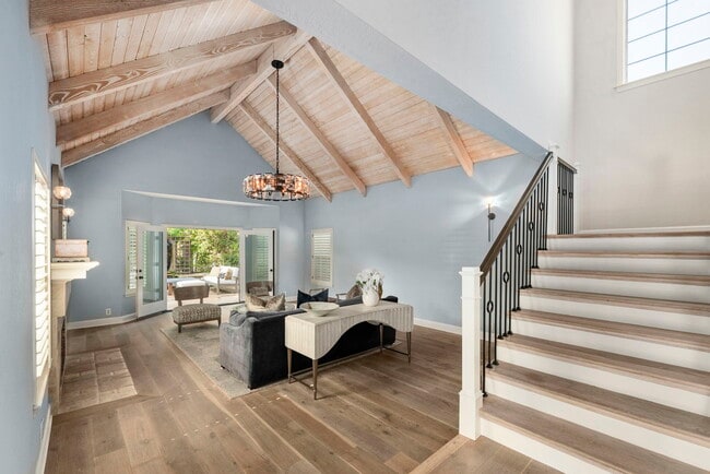 Building Photo - 669 35th St