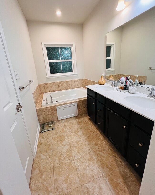 Building Photo - 3010 Mahican Cir