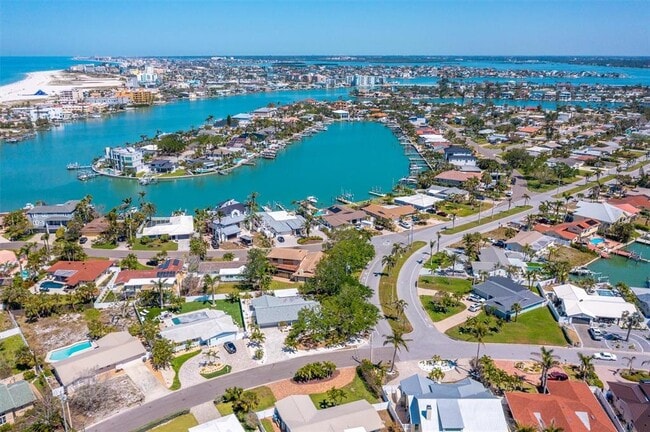 Building Photo - 10001 S Yacht Club Dr