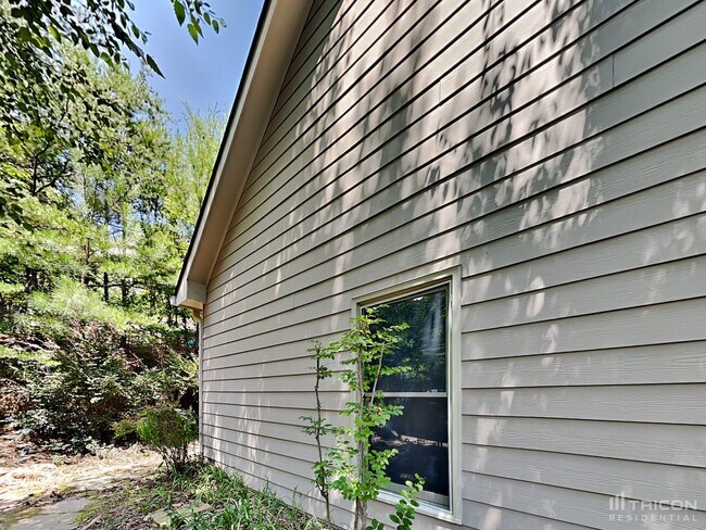 Building Photo - 218 Harris Court Ball Ground GA