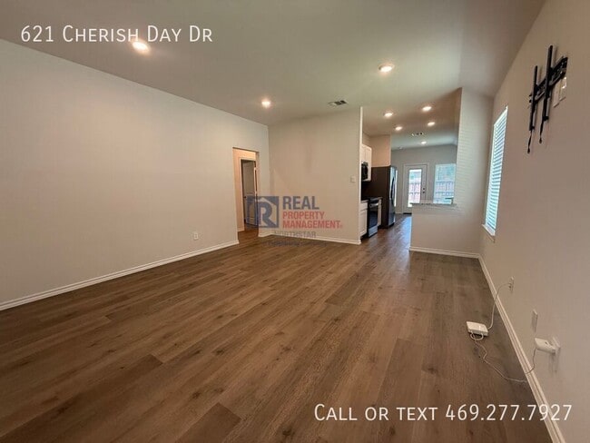 Building Photo - 621 Cherish Day Dr