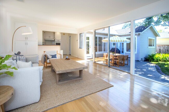 Building Photo - Perfect Family Home in Flats of Kentfield ...